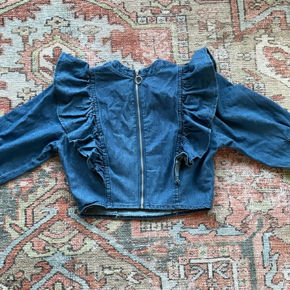 Forever 21 Denim Ruffle Top - Picture 4 of 4